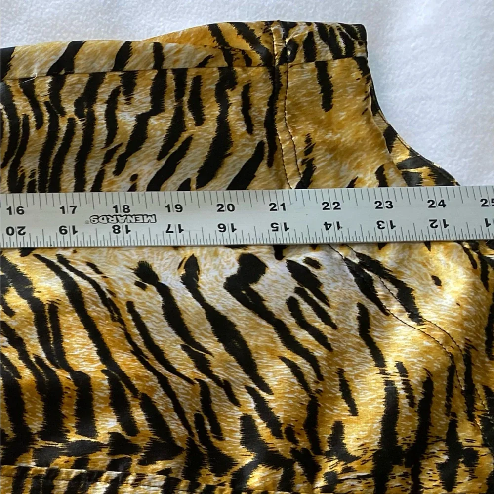 Coogi Tiger Print  Puff Sleeve Tunic Top 3x | Snap Buttons | has belt loops - Picture 7 of 10